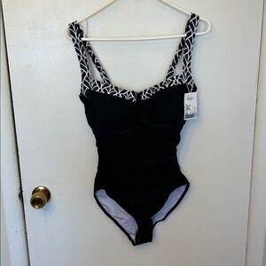 B2prity Swwim Suit Medium NWT